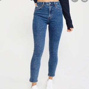 Simone high rise slim mom jeans!